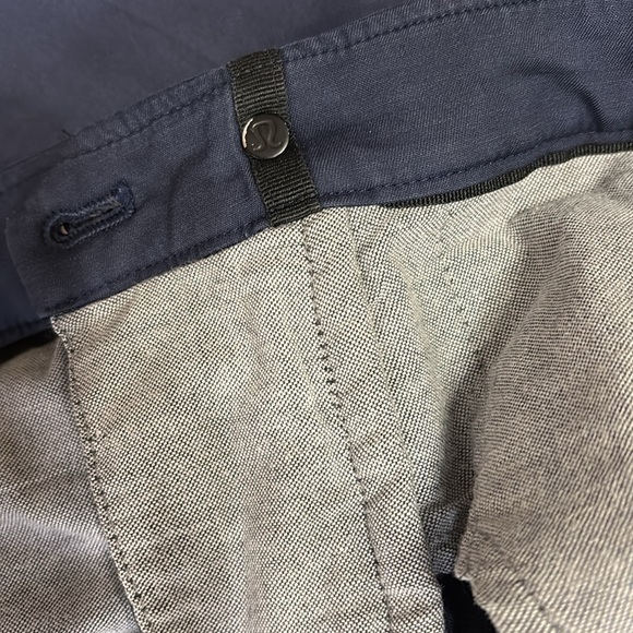 Lululemon Men’s pants. Waist 40. - Picture 5 of 11